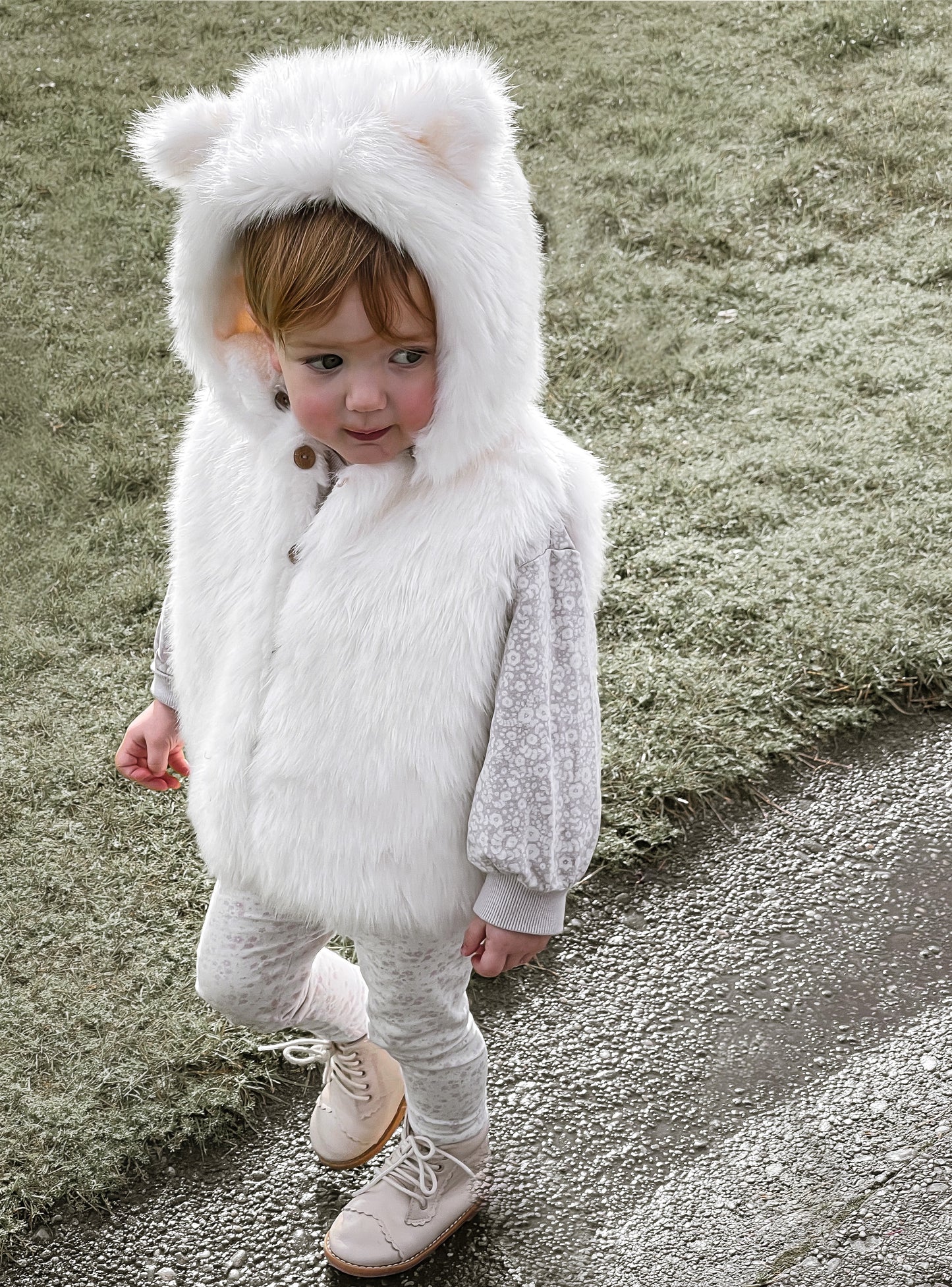 
                  
                    Polar Bear Vest - Faux fur
                  
                