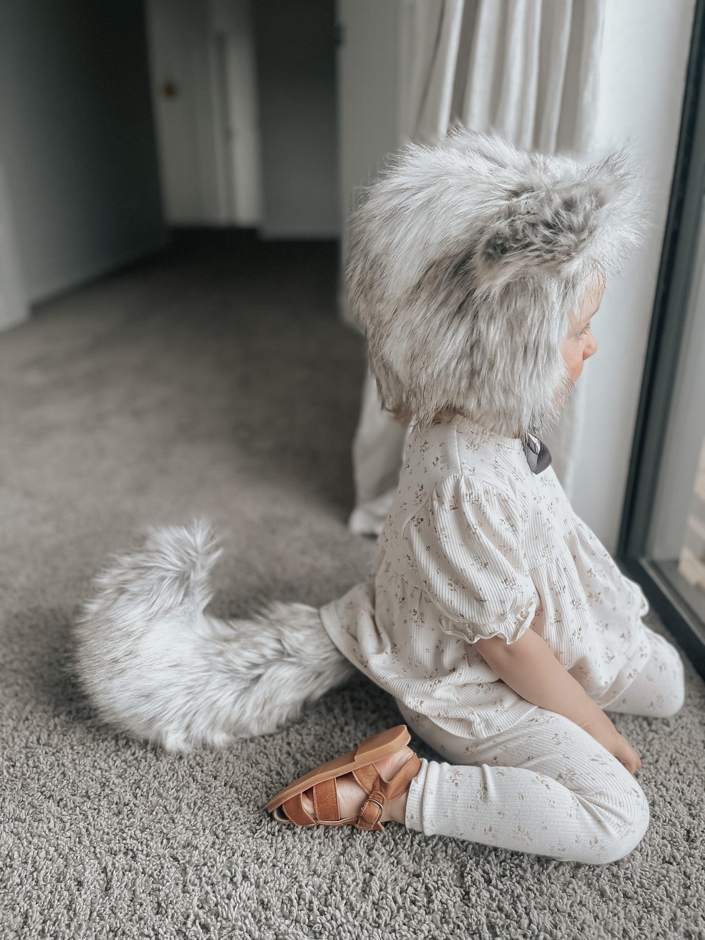 
                  
                    Wolf tail - Faux fur
                  
                